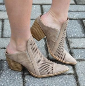 Coconuts by Matisse Call It Mule